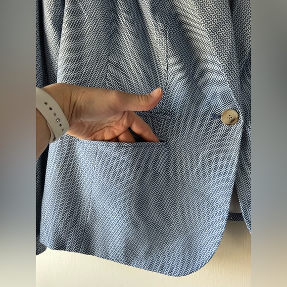 Talbots Woman Single Button Blazer Blue White Texture Design 12W - Picture 3 of 8